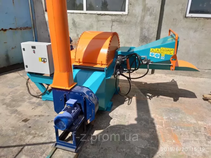 Wood shredder, wood chopper, crusher 2 in 1