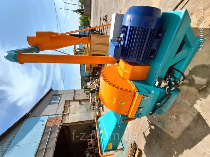 Wood shredder, wood chopper, crusher 2 in 1