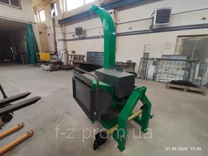 Logging machine RM180T. Tractor-mounted chipper. Chip crusher for the tractor