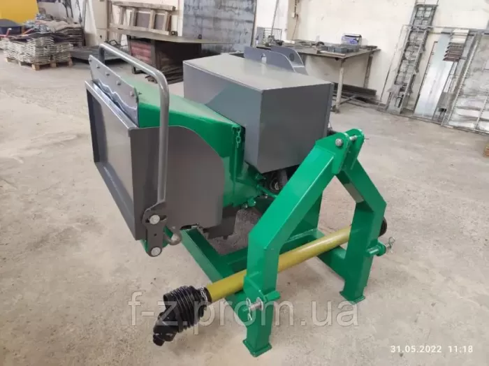 Logging machine RM180T. Tractor-mounted chipper. Chip crusher for the tractor
