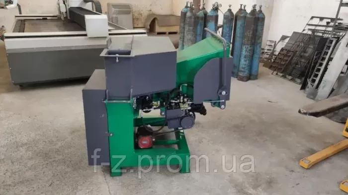 Logging machine RM180T. Tractor-mounted chipper. Chip crusher for the tractor