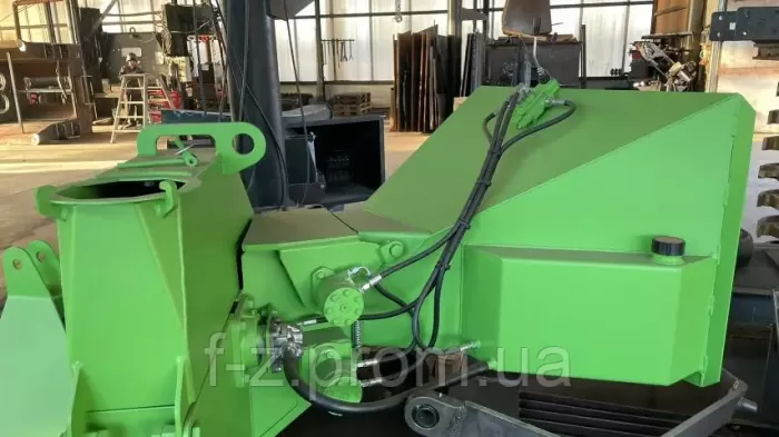 Shredder for RM160T tractor. Chip crusher for the tractor. Branch shredder for RM160T tractor