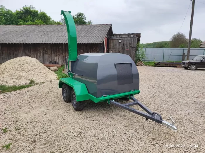 Shredder for RM160T tractor. Wood Chip crusher for the tractor. Branch shredder for RM160T tractor