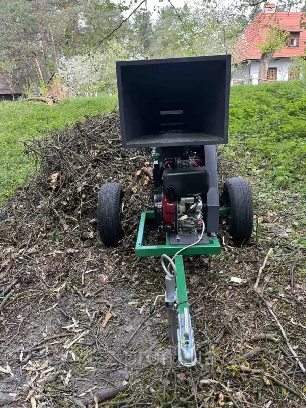 Branch shredder RM100D