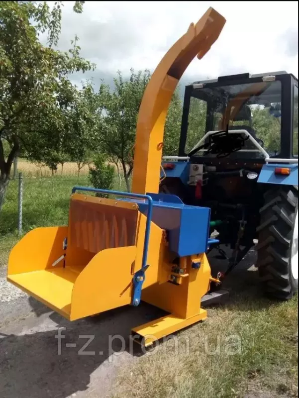 Щепоріз RM180Т прямий. Подрібнювач гілок на трактор - прямий