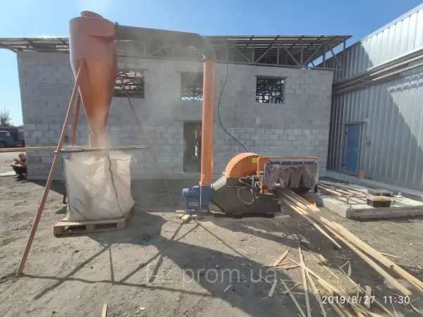 Подрібнювач деревини, гілок, дробичок для дерева, щепоріз до 220 мм. Подрібнювач деревини DK