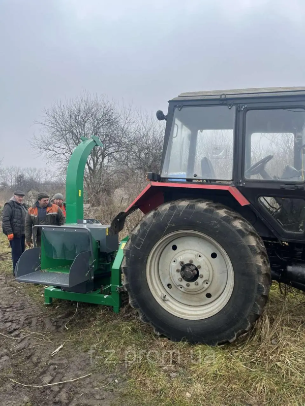 Щепоріз РМ180Т Антистрес Боковий з гідроподачею. Подрібнювач гілок на щепу тракторний кутовий