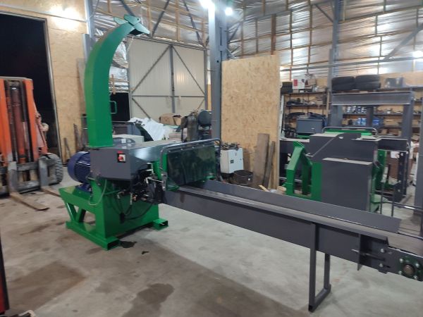 Щепоріз електричний. Подрібнювач деревини RM220Е. Дробарка дискова. Рубальна машина 55кВт